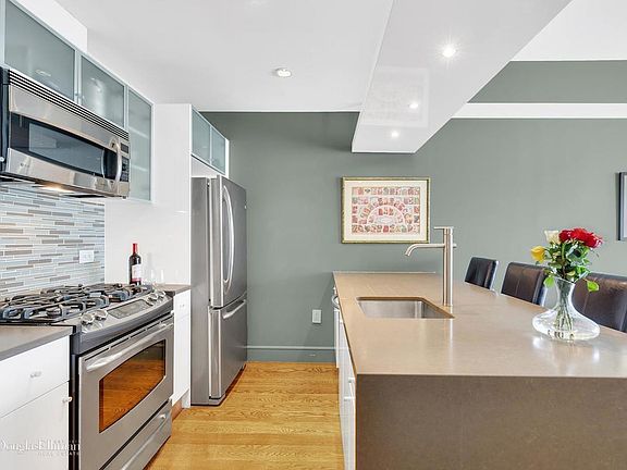 4th image of 21-24 30th Ave #6E