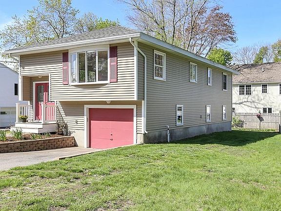 2nd image of 30 Wentworth Ave