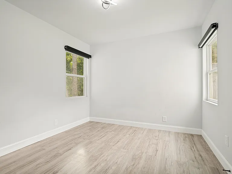 1301 Cardinal St — Photo 13