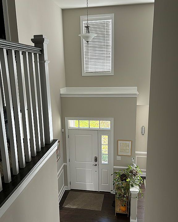 2nd image of 39 Bonham Ln