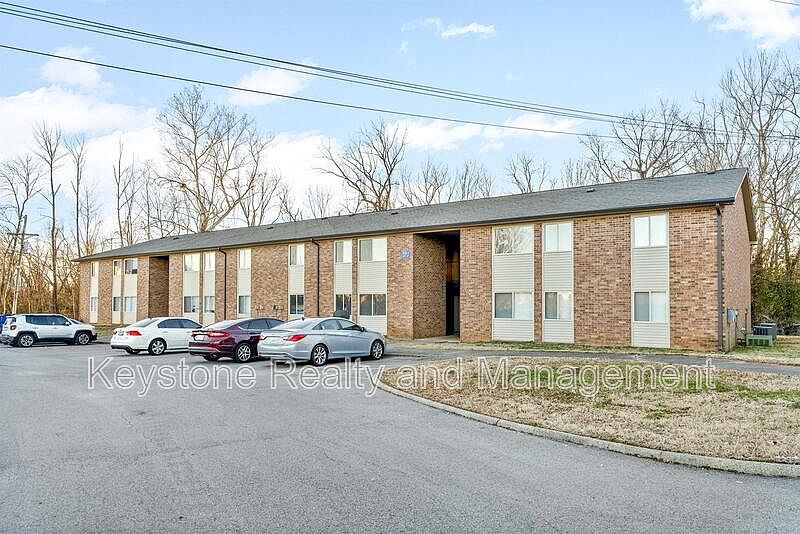 1st image of 225-3G Clara Dr