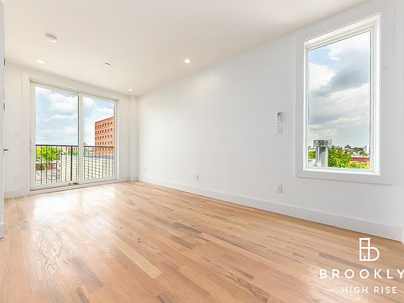 3rd image of 986 Rogers Ave #6Z