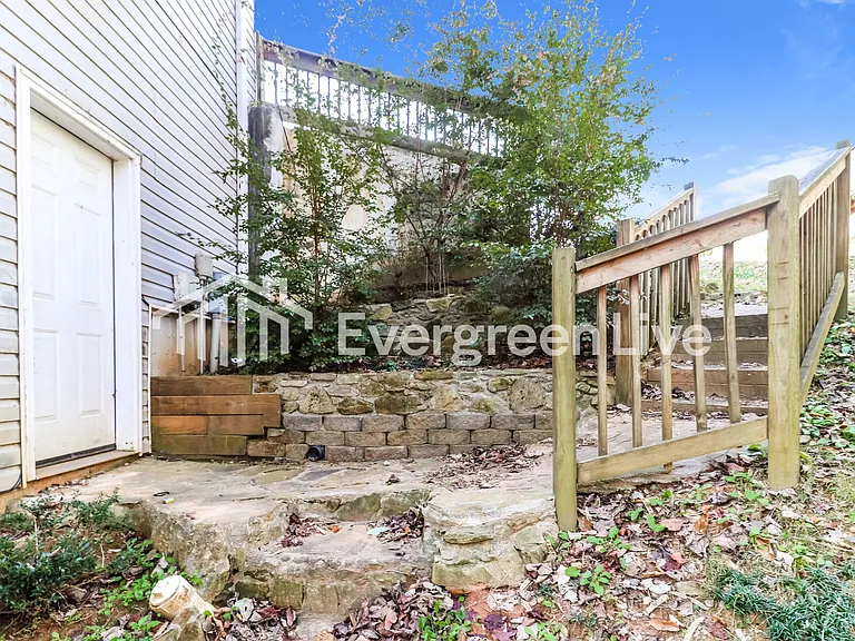 520 Ashland Manor Dr — Photo 15