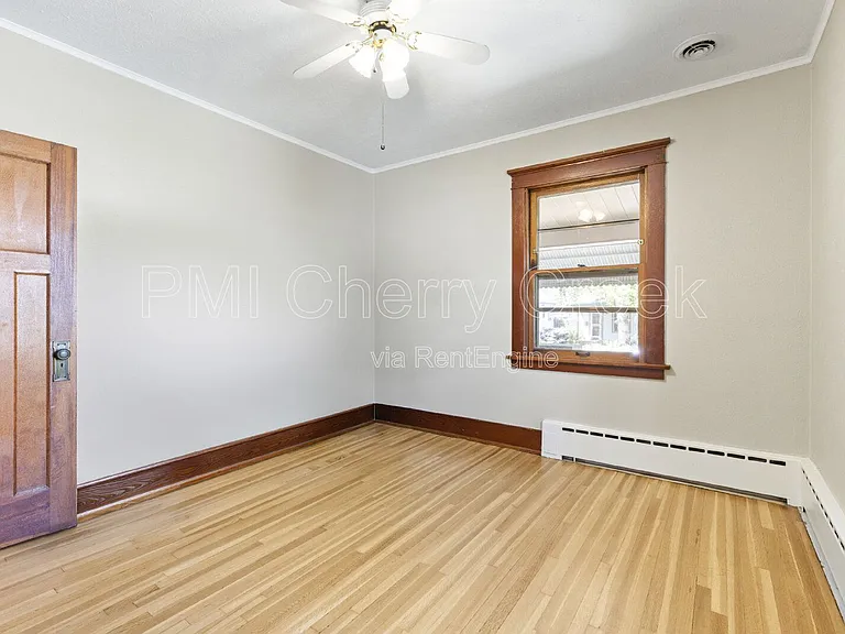4360 Winona Ct — Photo 9