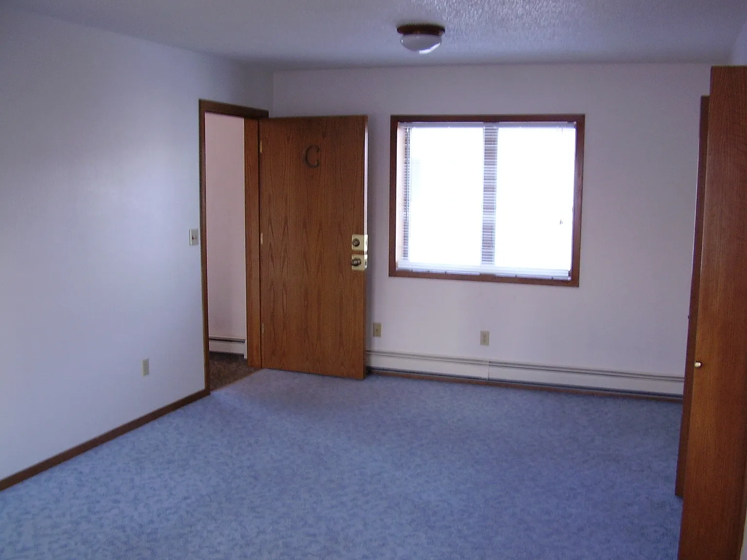 2 bed, 800 sqft, $1,500 — Photo 2