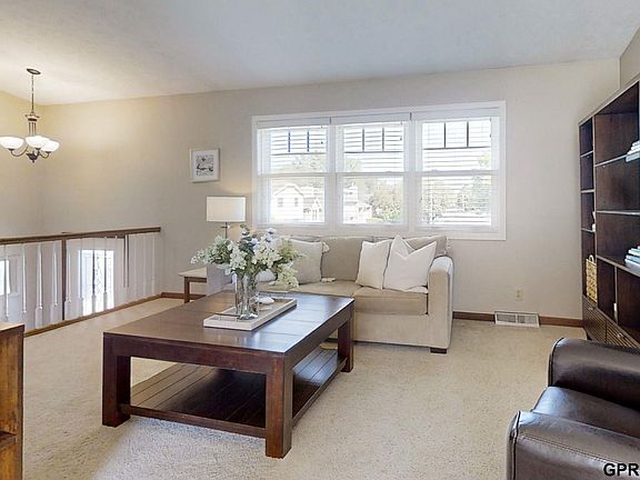 4th image of 15805 Orchard Ave