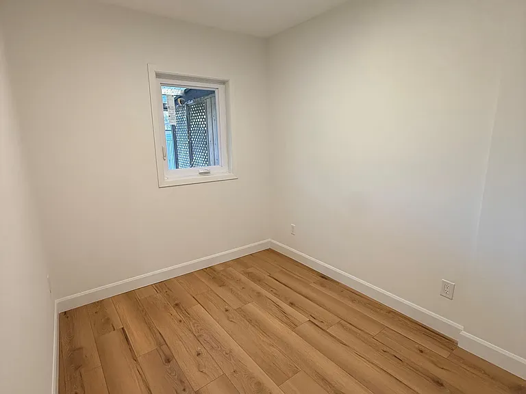 132 Hazelwood Ave — Photo 9