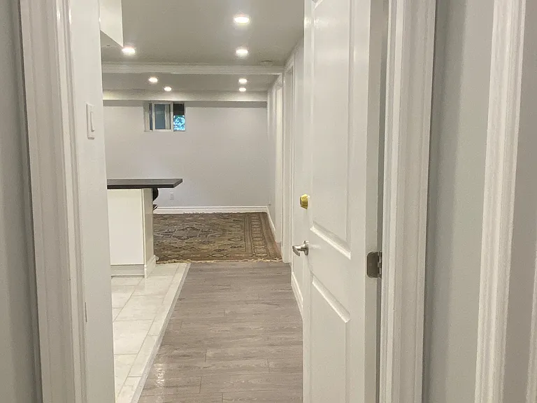 135 Bonham Blvd #BASEMENT — Photo 16