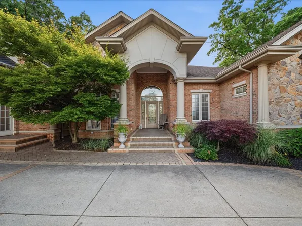 217 Fox Hollow Dr, Butler, PA 16001