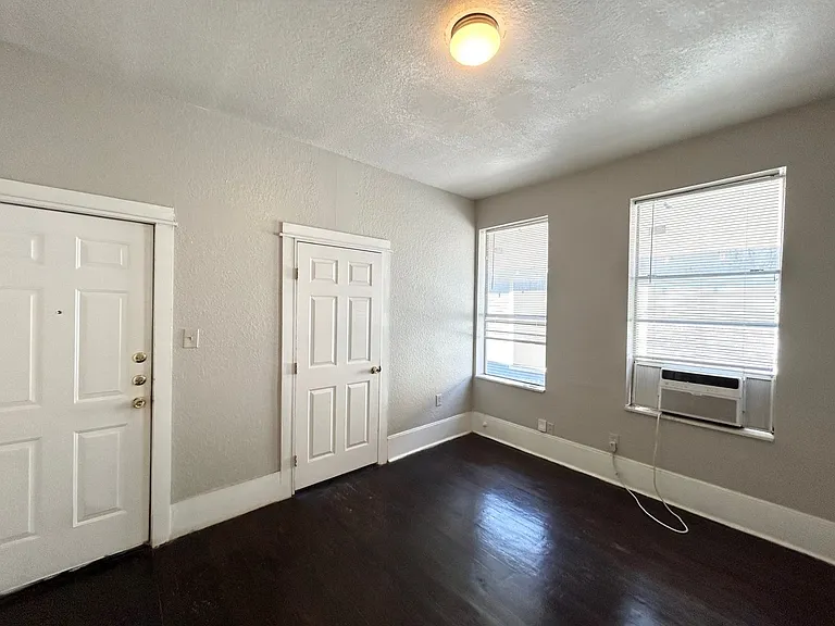 1716 N Olive St — Photo 7