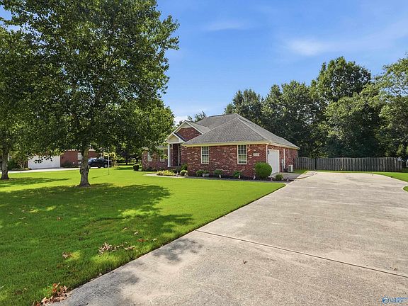 3rd image of 128 River Downs Dr