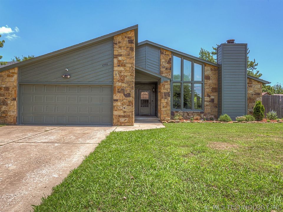 1st image of 1701 N Eucalyptus Ave