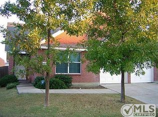 5812 Greenmeadow Dr, Denton, TX 76226