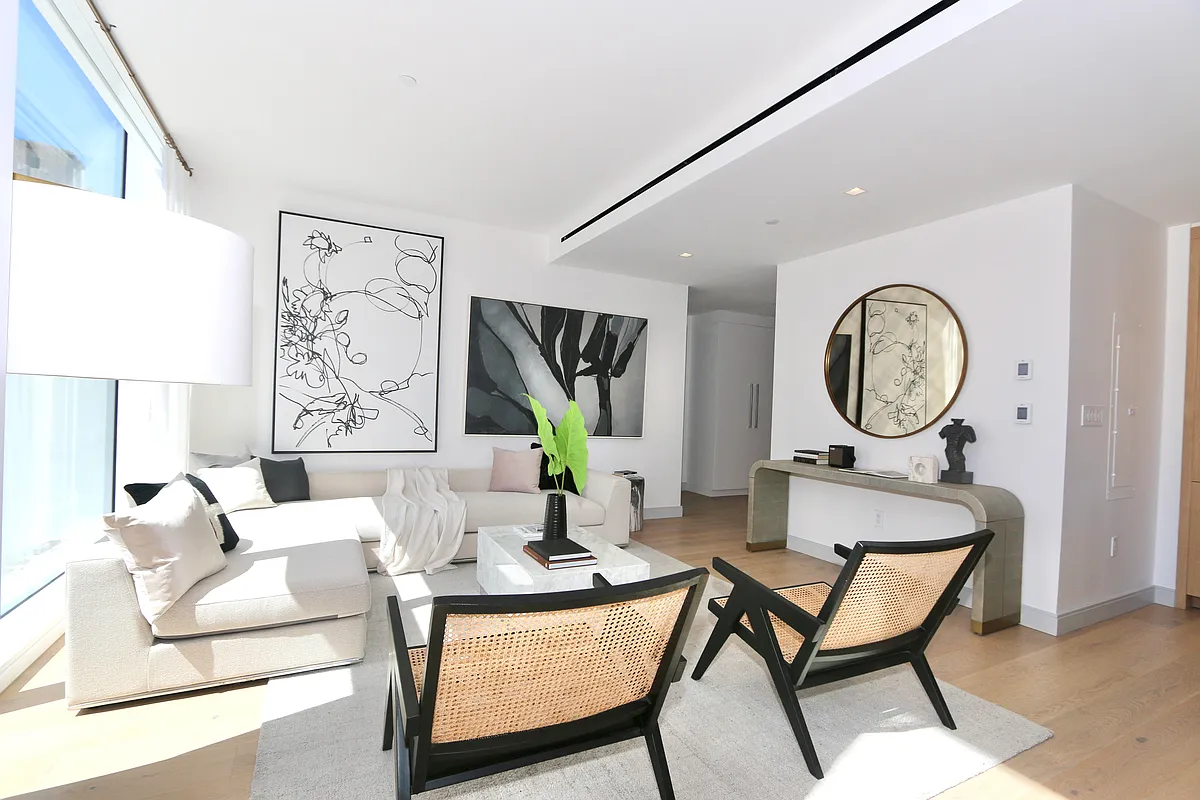 101 West 14th St Unit 5A  
