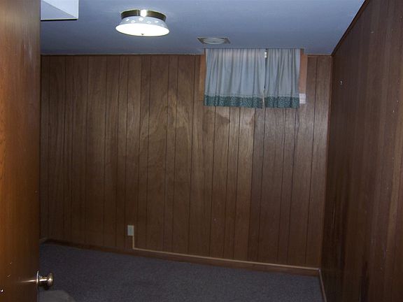 3rd image of 111 Plaza Ave