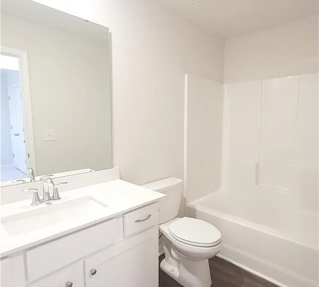 557 Brasstown Ct — Photo 3