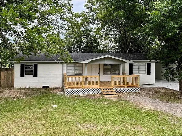 466 Pinehill Dr, Mobile, AL 36606