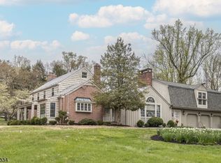 40 Price Dr, Watchung, NJ 07069