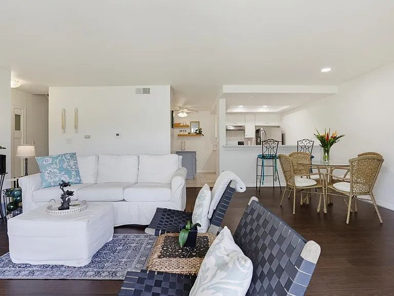 2508 Navarra Dr #403 — Photo 11