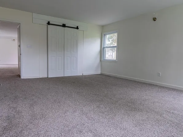 210 Shakopee Ave E, Shakopee, MN 55379
