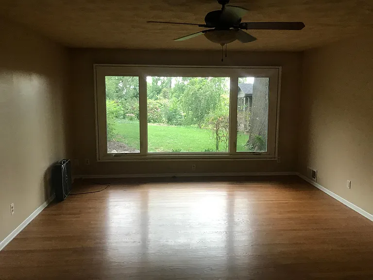 10816 Fowler Ave — Photo 5