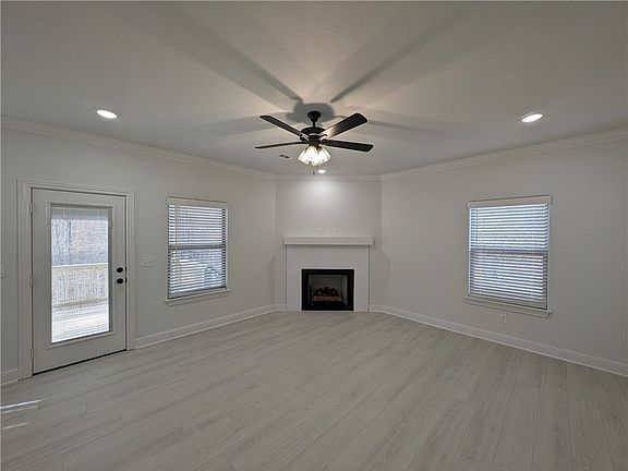 5th image of 44 Islay Dr