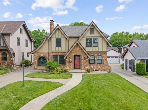 421 E Gregory Blvd, Kansas City, MO 64131