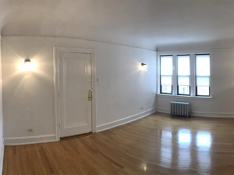 1533 W 83rd St #2 — Photo 5