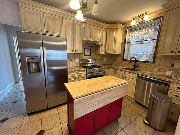 4th image of 22-31 35th St #1