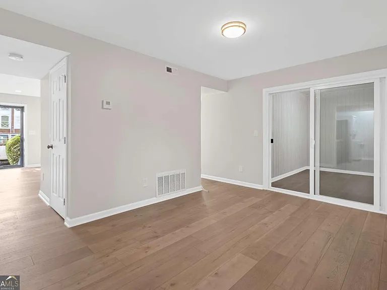 1166 Booth Rd SW #407 — Photo 3