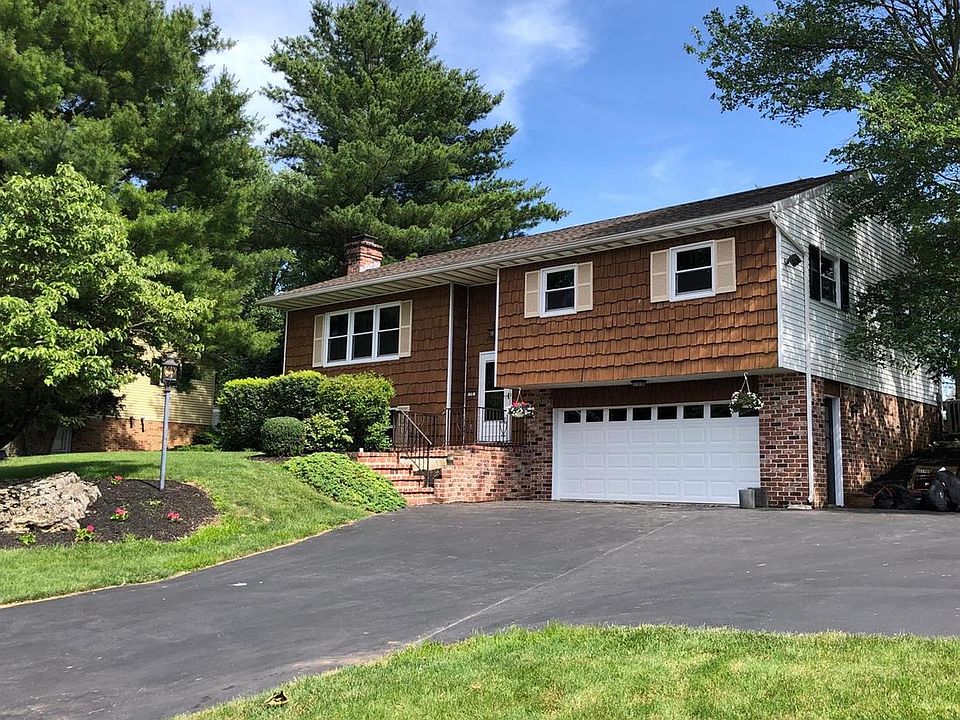 1st image of 19 Knollwood Dr