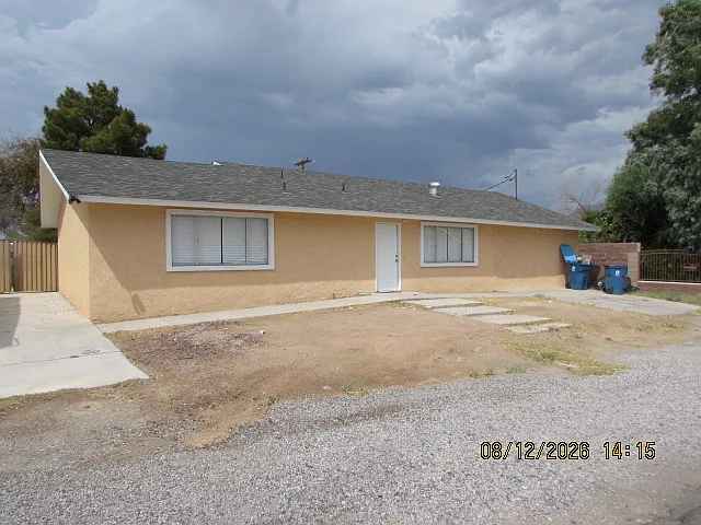 3 bed, 1.5 bath, 1517 sqft, $1,695 — Photo 1