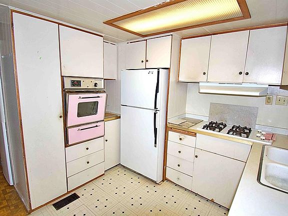 4th image of 677 G St Space 90