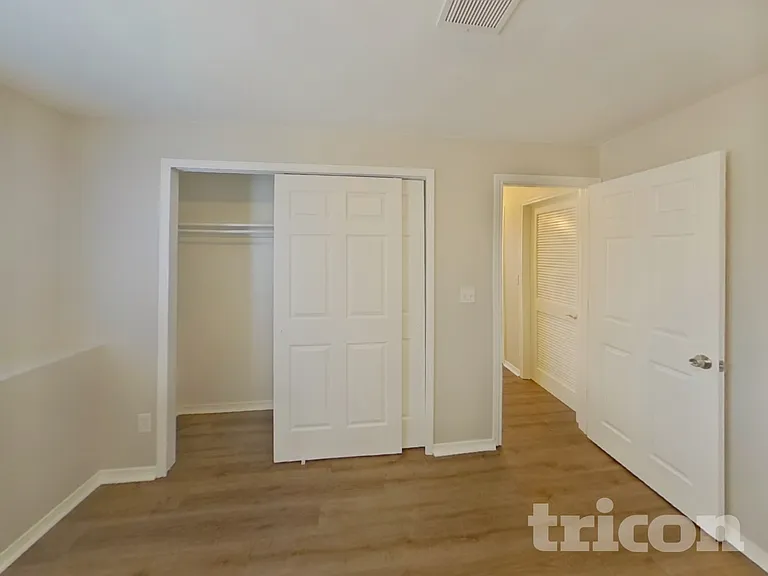 1287 Livingston Ave — Photo 11