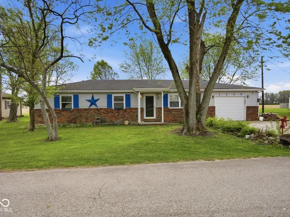 1225 E Hazelwood Dr S, Shelbyville, IN 46176