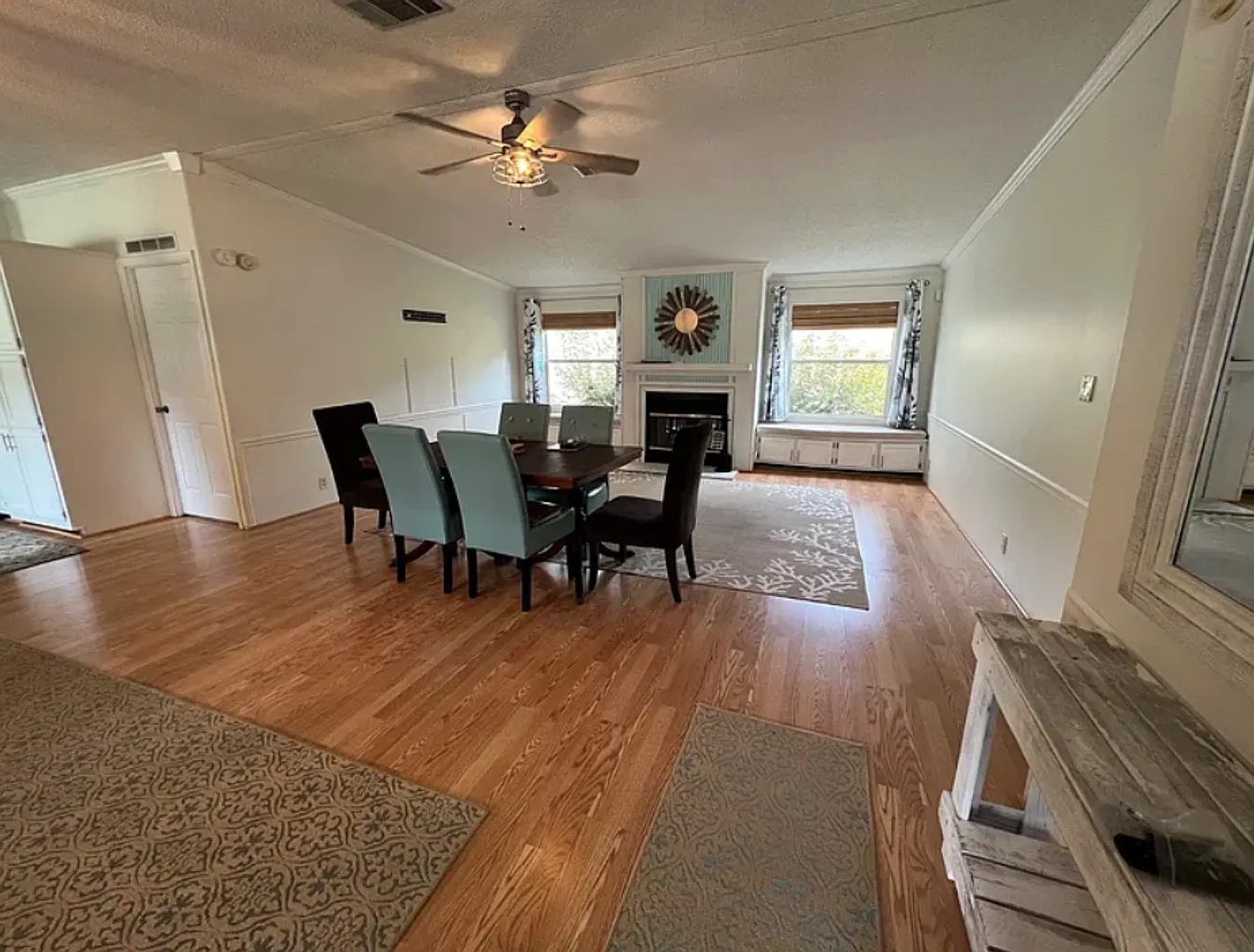 Deluxe Foxwood Farms Manufactored Home on Extra Large Lot — Photo 2