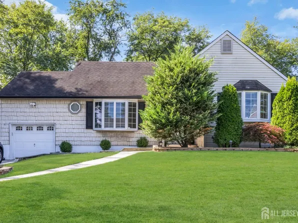 38 Madie Ave, Spotswood, NJ 08884