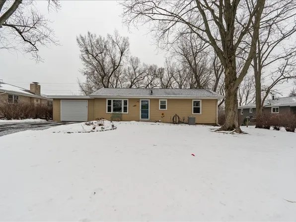 202 Tanner St, Bloomington, IL 61701