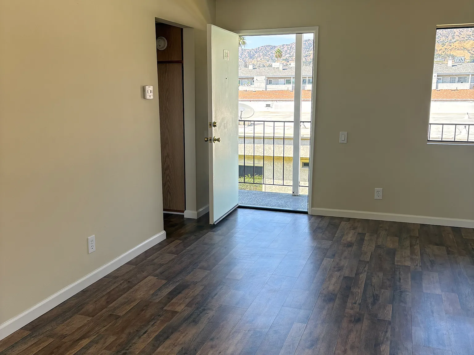 1 bed, 900 sqft, $1,750 — Photo 2