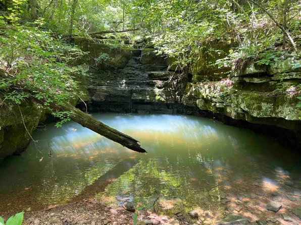 (undisclosed Address), Leslie, AR 72645