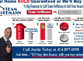 18260 W Thornapple Ln, New Berlin, WI 53146