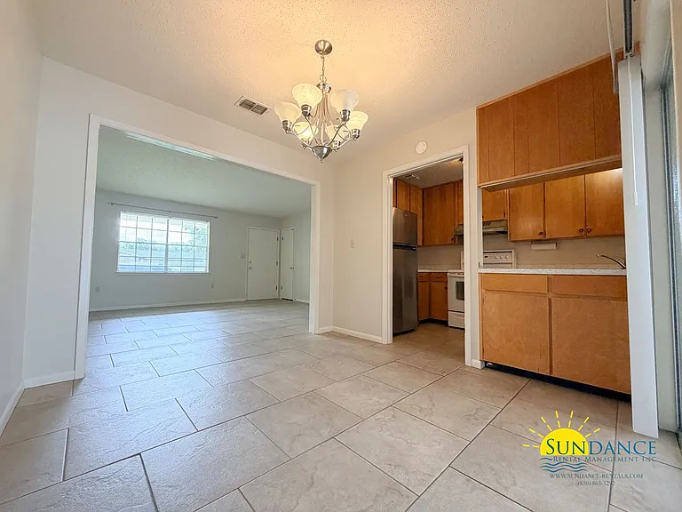11 Oak Ln — Photo 5