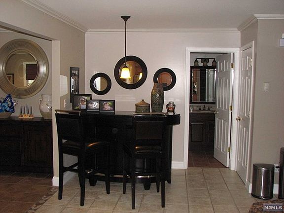 5th image of 5-11 Bryant Pl