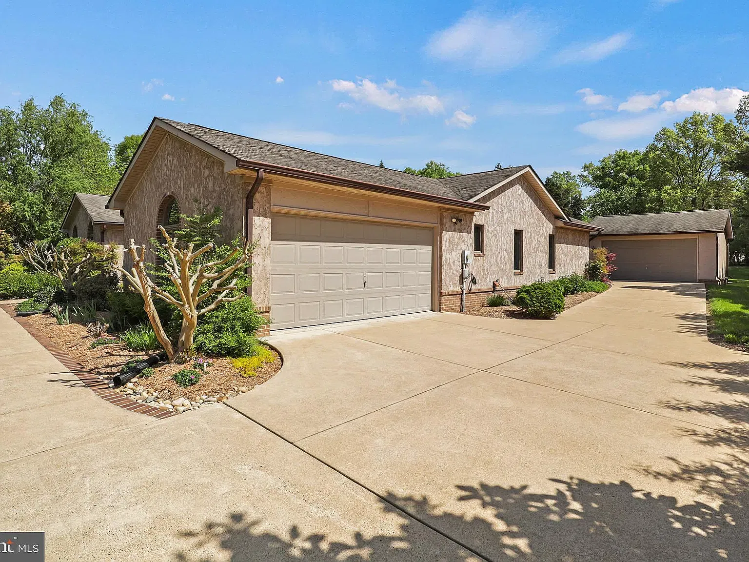 3 bed, 2521 sqft, $4,800 — Photo 4