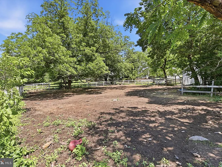 8606 Yellow Springs Rd — Photo 35
