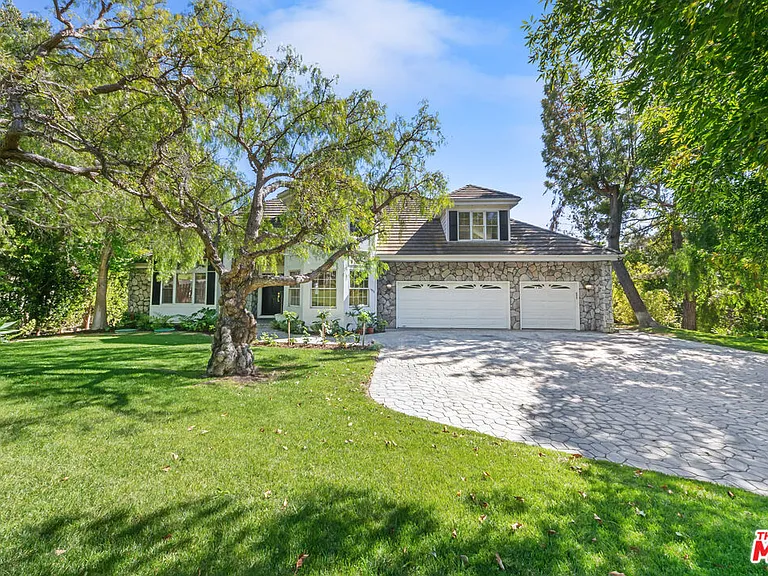 5958 Busch Dr — Photo 1