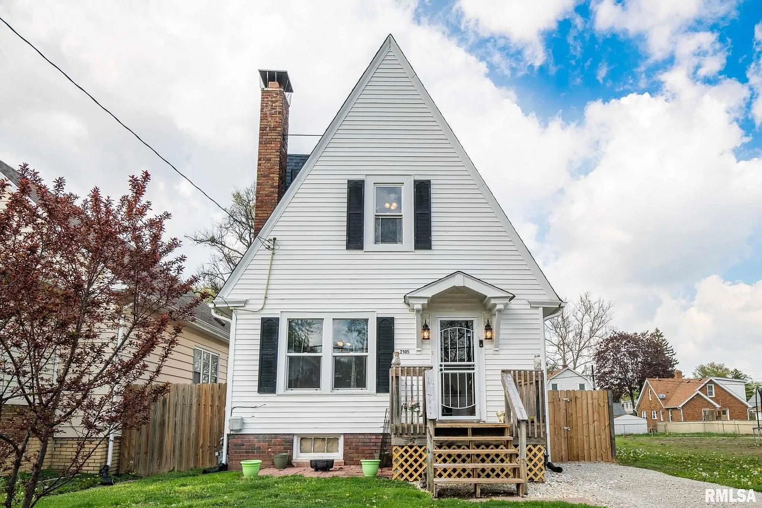 2105 W Callender Ave photo 1