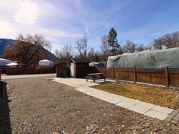 2nd image of 26 Cottonwood Dr