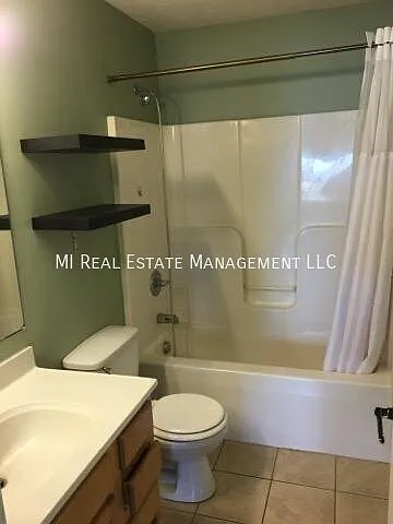4 bed, 2.0 bath, 1800 sqft, $1,995 — Photo 4