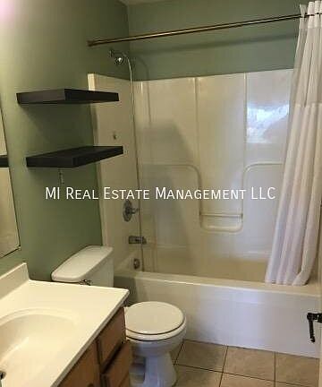 4th image of 1069 Michigan Ave Ste A